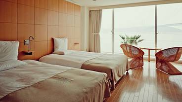 Twin Room / 1