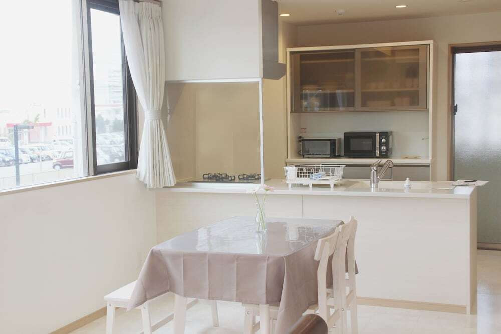 客室内のダイニングエリア