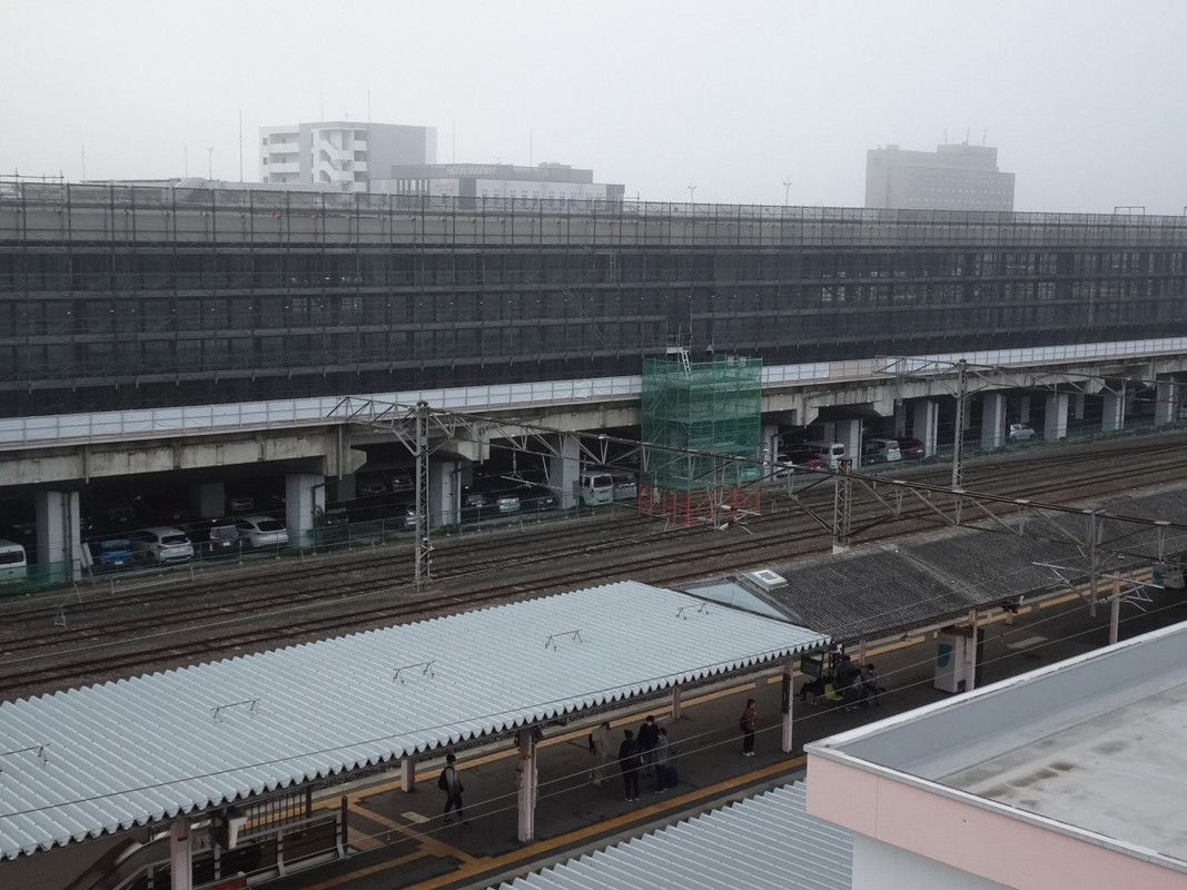 北上駅が眼の前。夜は貨物列車の音が聴こえる