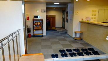 内部エントランス / 2