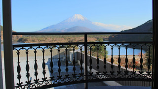 富士山と精進湖を一望! 特別和洋室(B)16平米/バストイレ付 禁煙