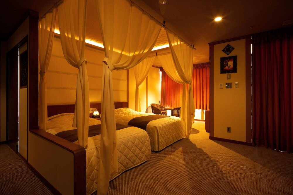 三河湾を臨むリゾートホテルでお姫様気分4025284