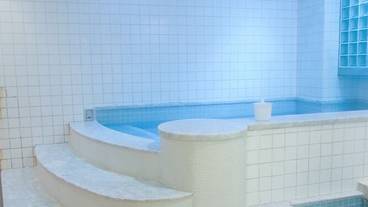 屋内スパ浴槽 / 3