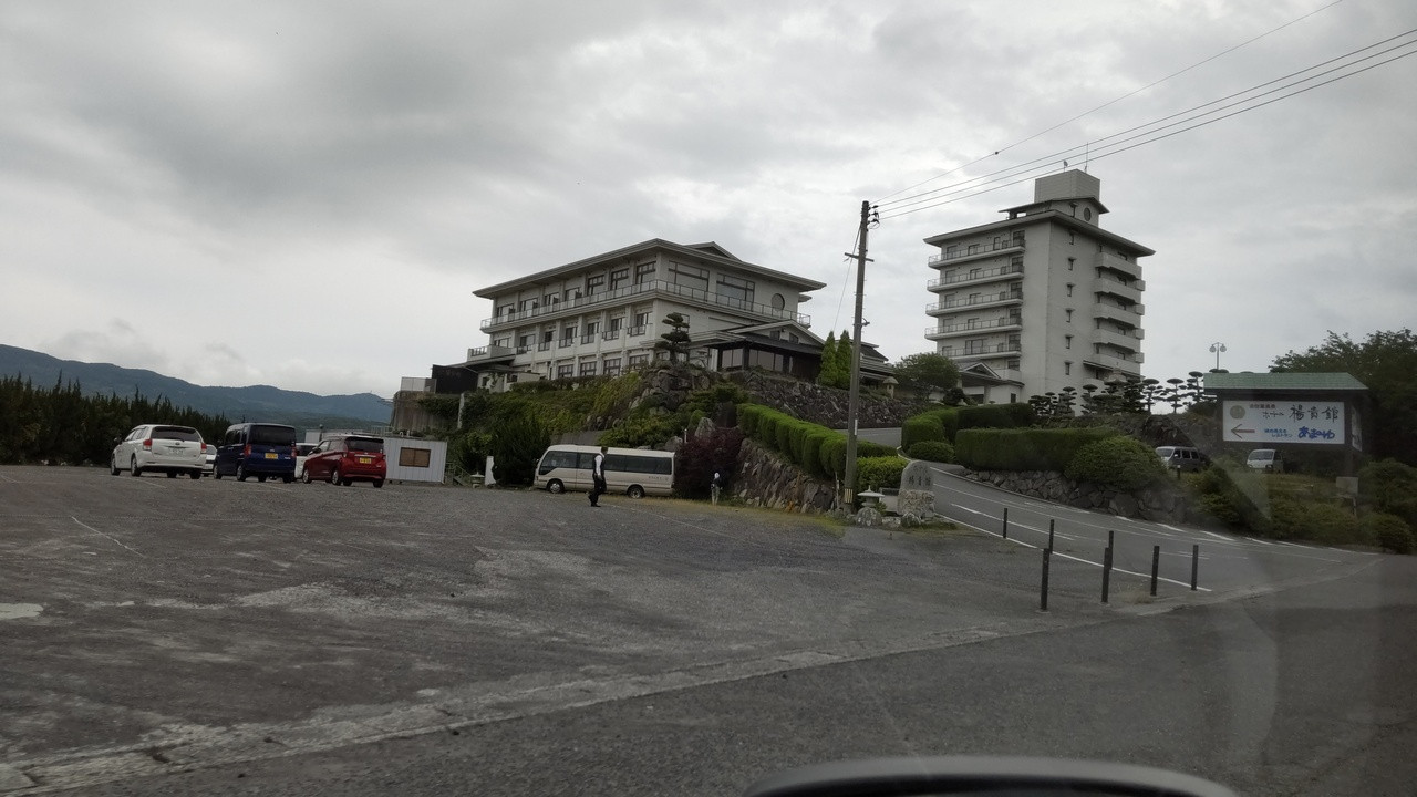 油谷湾を望む高台の立地