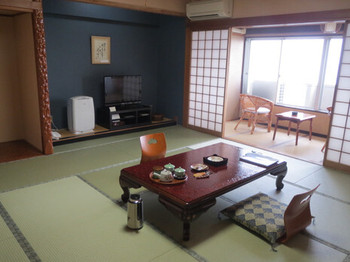 隣接する海鮮食堂でボリュームたっぷりの食事が味わえる宿3485926