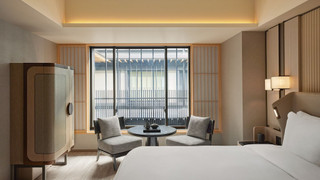 プレミア ルーム キングベッド 1 台