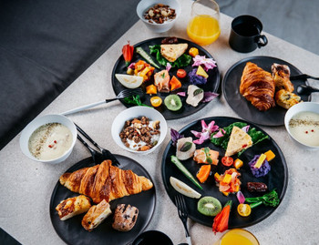 海まで約30秒。森の中の隠れ家高級ヴィラ3951343