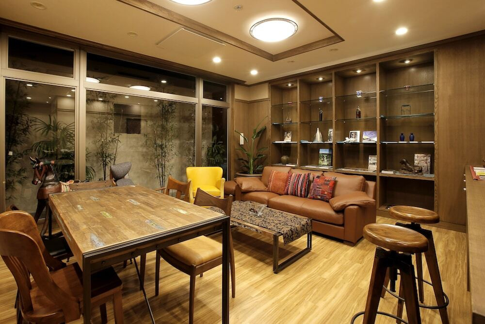 客室内のダイニングエリア