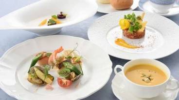 食事・飲み物 / 11