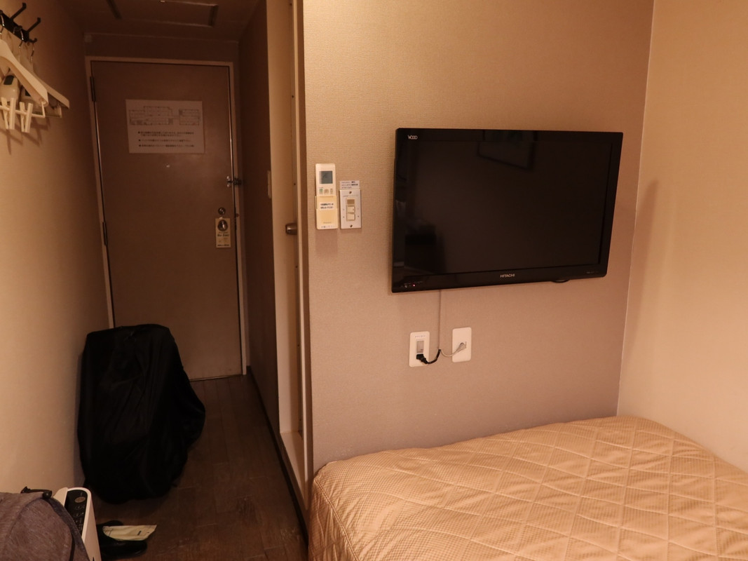 かなり狭いシングルの客室