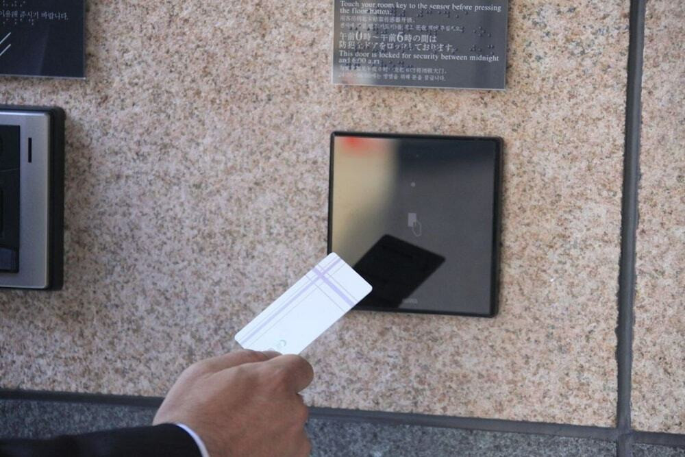 施設の正面