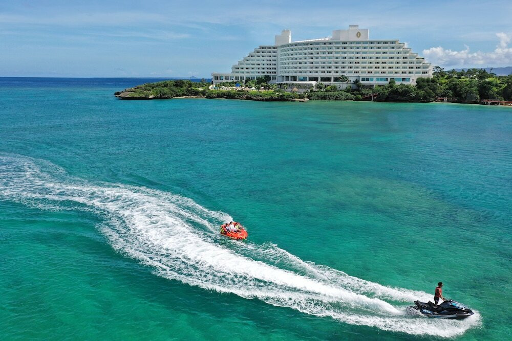 スリル満点の海上ドライブ「マーブル・ロックスター」4269920
