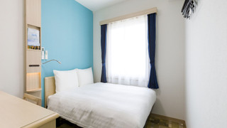 エコノミー ダブルルーム ダブルベッド 1 台 喫煙可