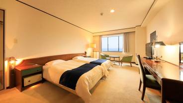 Room / 4