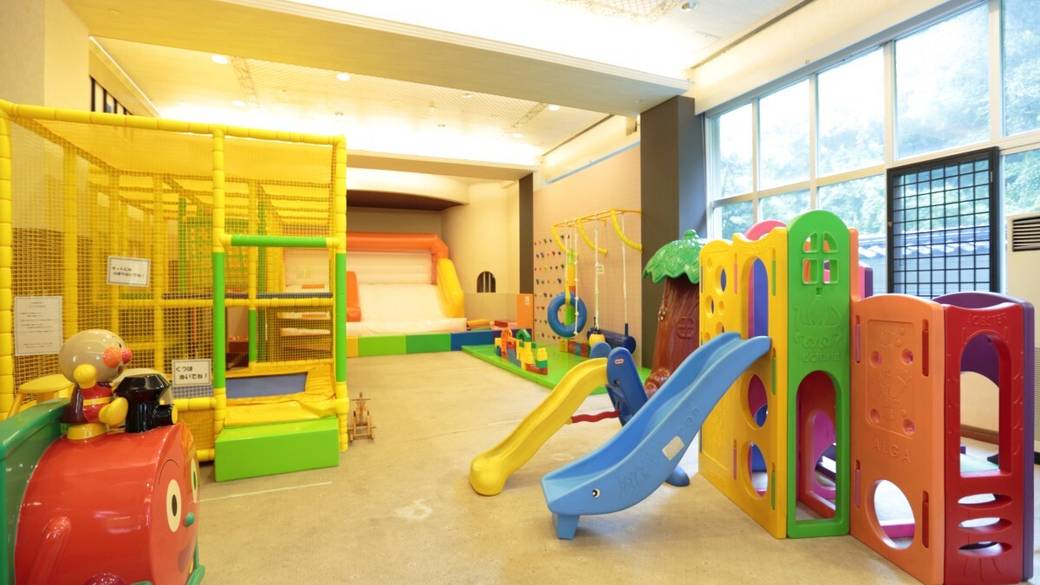 夜も飽きずに遊べる
施設がたくさん！ / 2