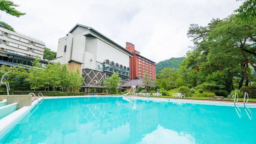 庭園プール　夏季のみ営業 / 2