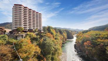 鬼怒川とホテル外観 / 2