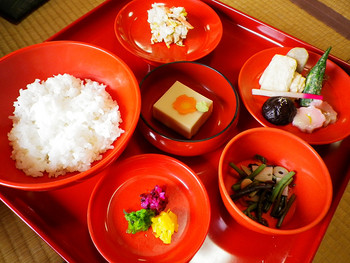 「西源院」 料理 7714013 精進料理：湯どうふ付き３３００円