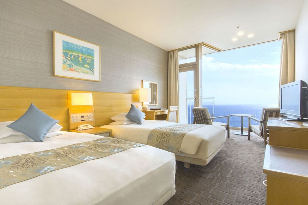 海を眺め潮風に包まれる。彼と安らぐオーシャンビューホテル4067864