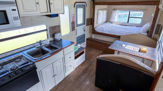 トレーラーハウスA