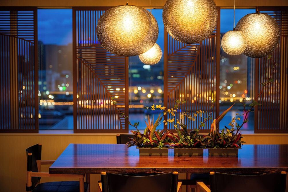 客室内のダイニングエリア