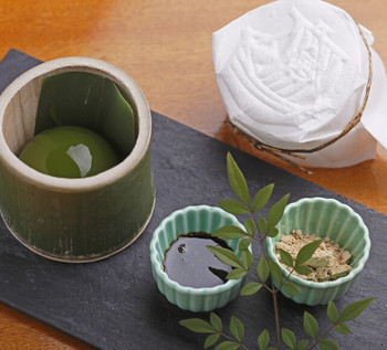 「茶寮 八翠」 料理 51087759 翡翠もちは、京都老舗「 一保堂茶舗」の抹茶を贅沢に使った、ぷるんと食感が特徴のホテルオリジナルスイーツです。