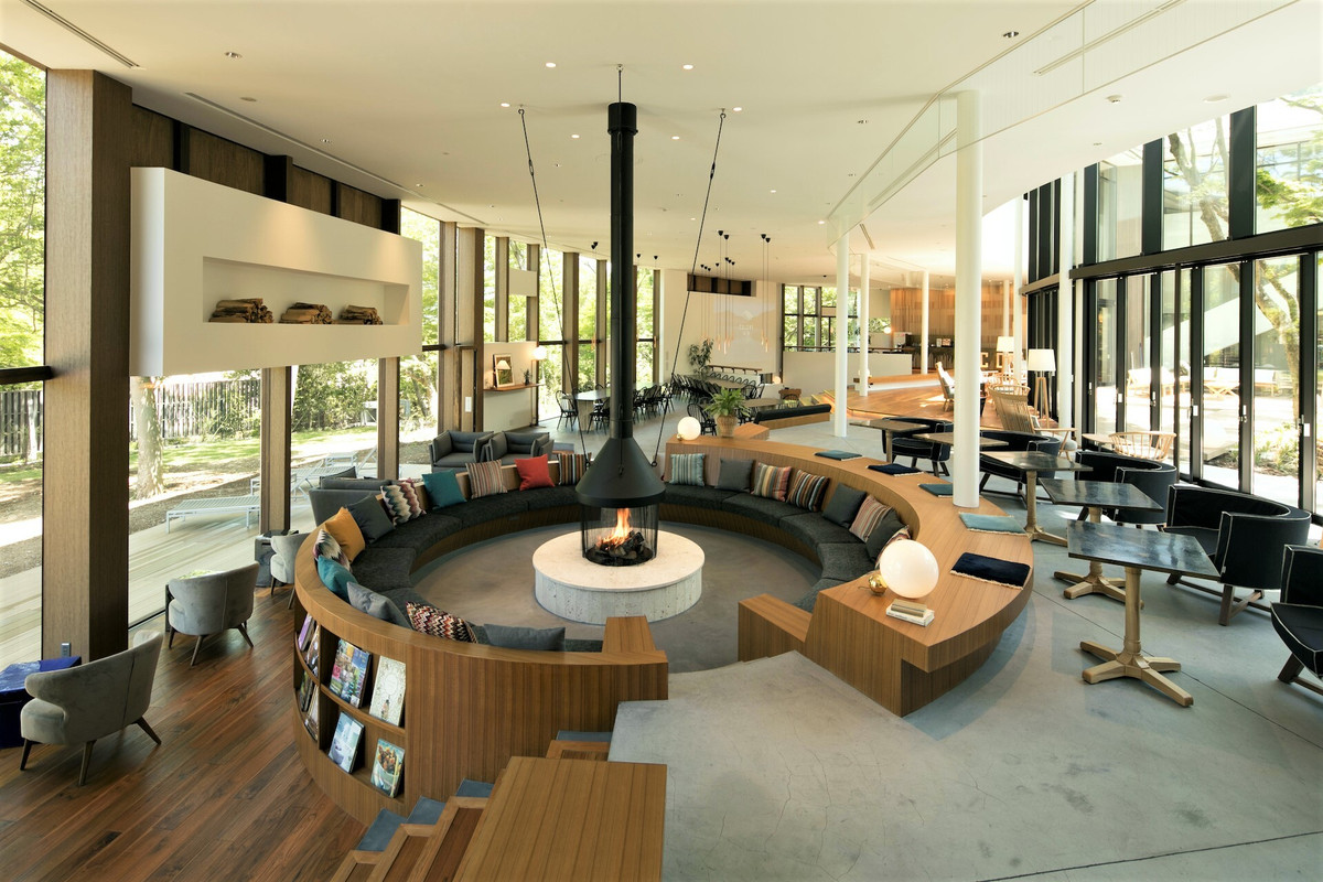 ロビーラウンジ