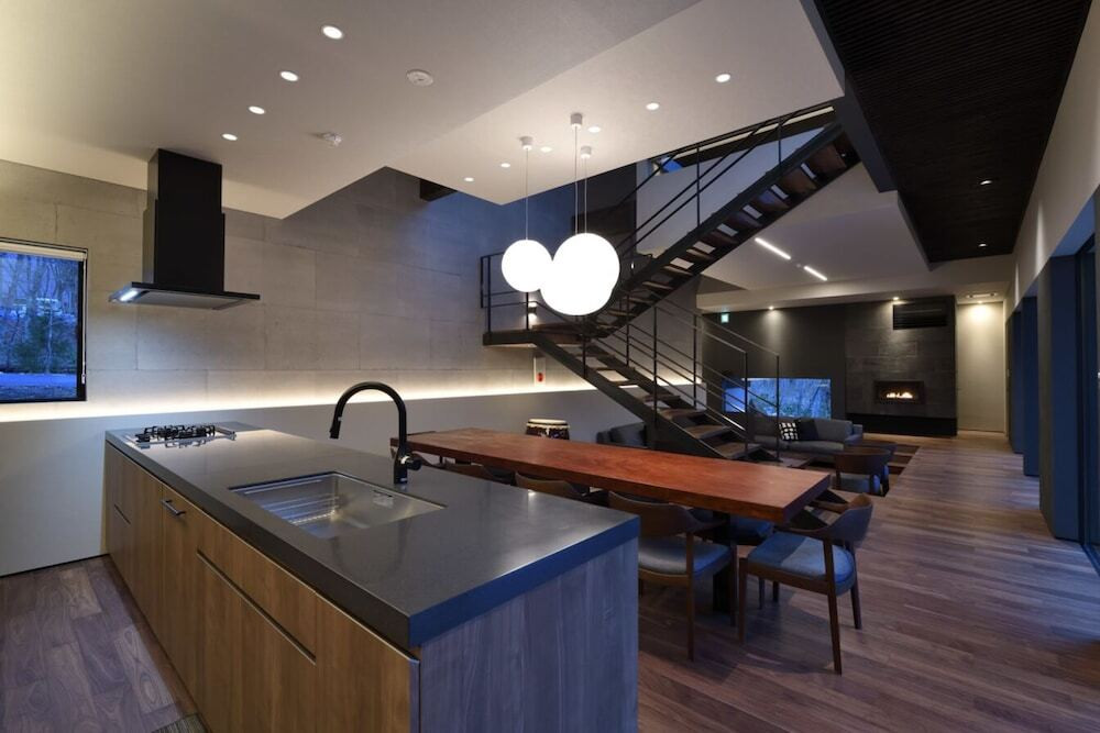 客室内のダイニングエリア