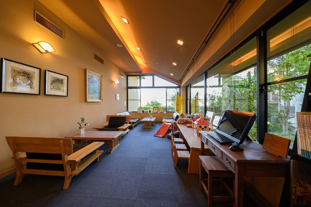 ロビーラウンジ