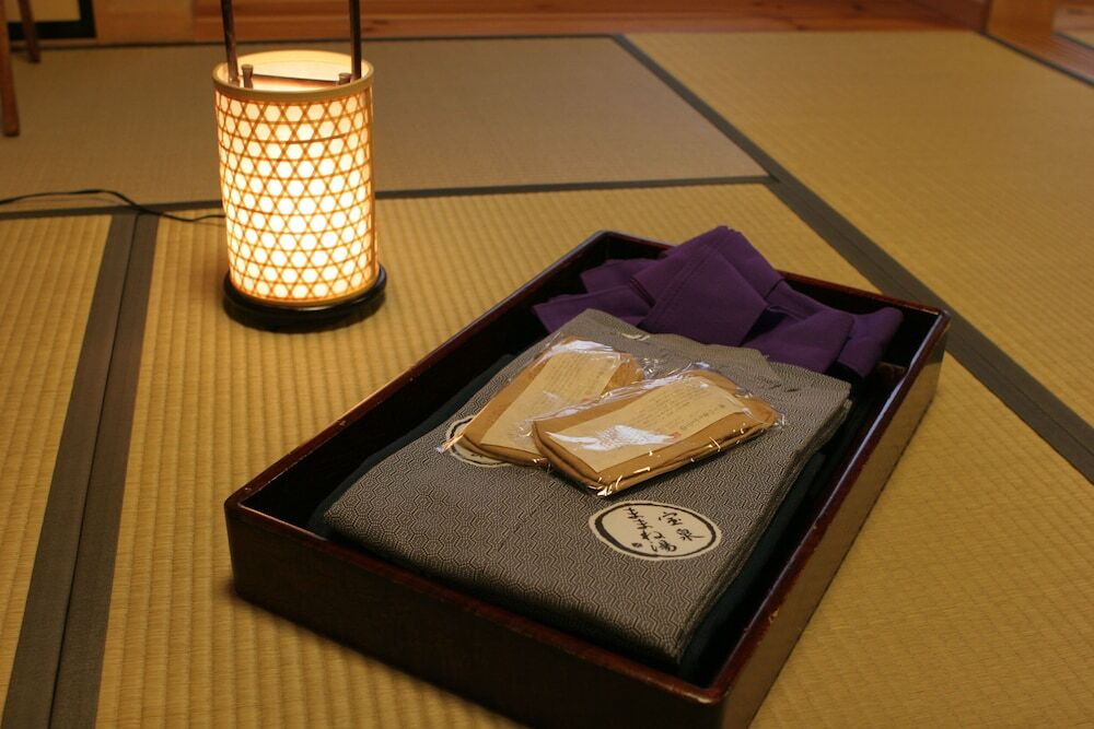 客室内のダイニングエリア