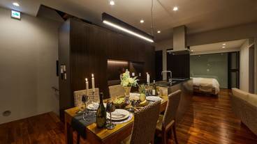 客室内のダイニングエリア / 6