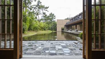 内部エントランス / 2