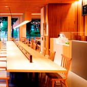 ホテル・アンドルームス名古屋栄（愛知県 ビジネスホテル）：ホテル1階にあるカフェは7時～9時まで利用可能。サンドウィッチやマフィン、ドリンクなどをお好みで。 / 5