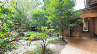 源泉かけ流し露天風呂付【秋の館・和洋特別室／養老の間】禁煙