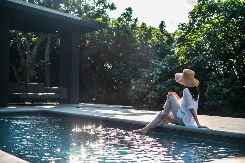 スタイリッシュモダンな高級ヴィラで、サウナやプールを満喫3348906