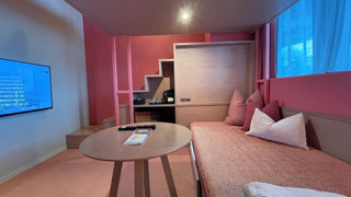 [ピンク] ロフトルーム A 禁煙