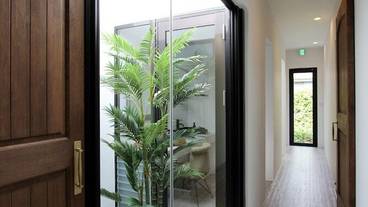 内部エントランス① / 1