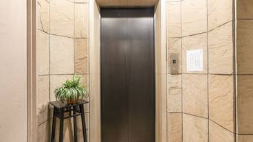 エレベーター / 1