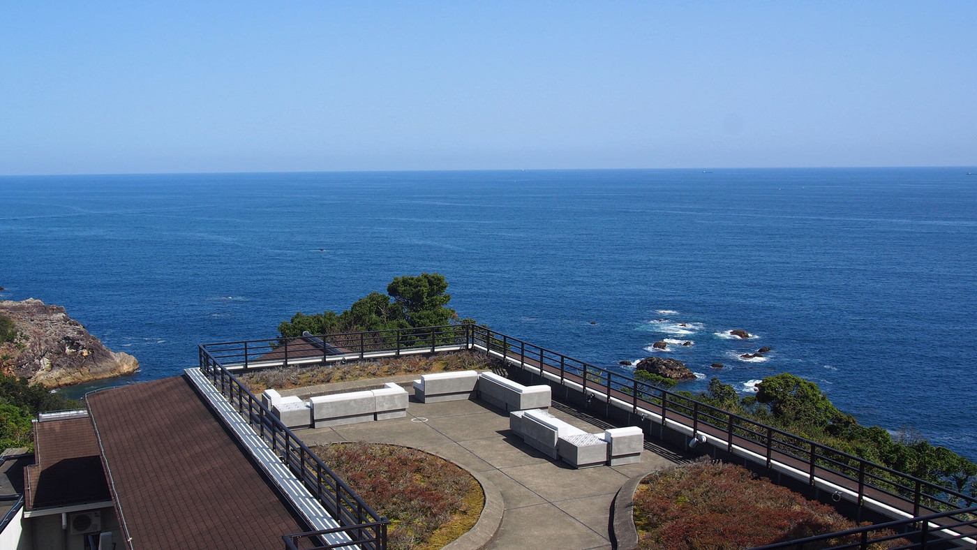 朝からマグロの贅沢バイキングに舌鼓♪熊野灘を一望する絶景ホテル3564864