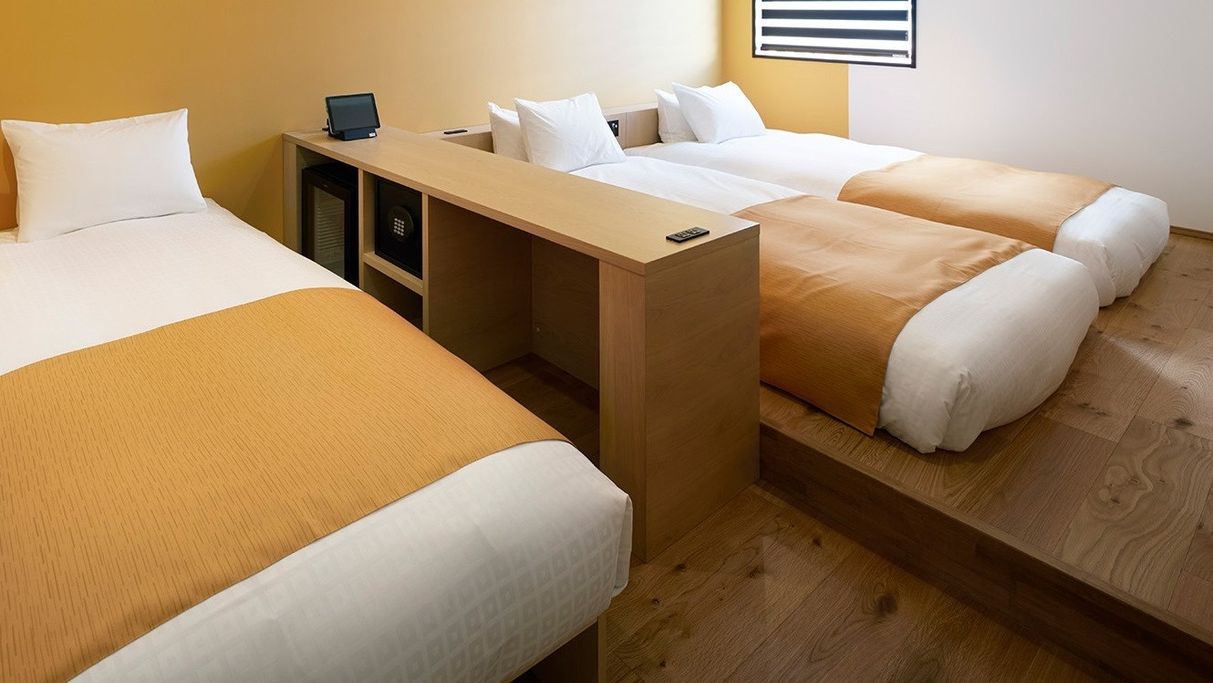 黄土・デラックスツインとソファベッド