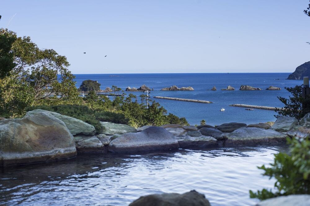 太平洋を一望できる高台に建つリゾートホテル♪3965013