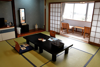 3.絶景露天風呂で大迫力の三原山に感動!「大島温泉ホテル」4255539