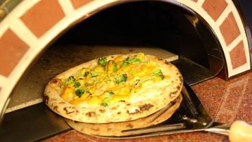 バイキングレストラン「苗場山」　本格ピザ② / 4