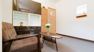 4 人部屋 共用バスルーム