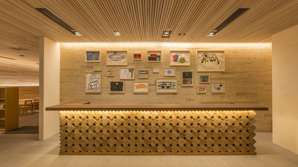 タイの子供たちが描くキュートな絵に彩られたアートホテル4260063