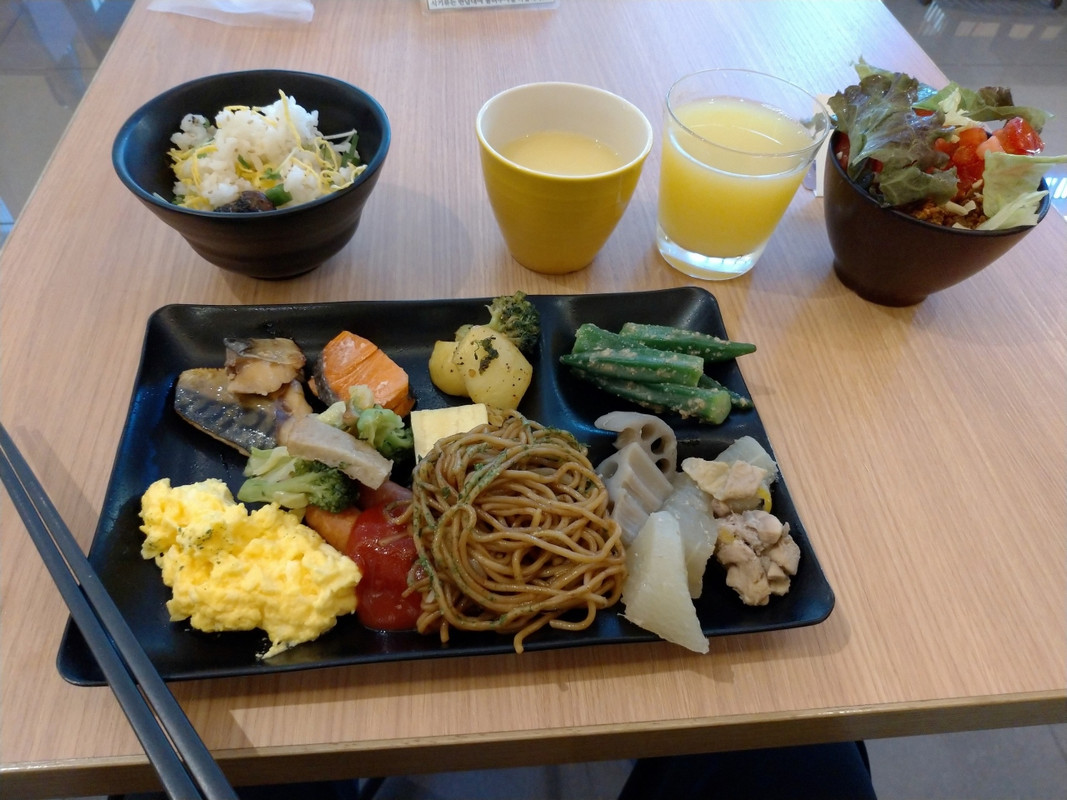 朝食