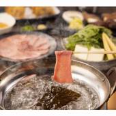 プロスタイル旅館 東京浅草（東京都 旅館）：約10日間熟成させた「タン元」のみを使用した牛タンのしゃぶしゃぶ。2人前から注文可。 / 2