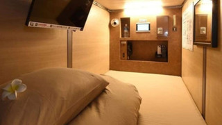 Capsule room women only for 2 person