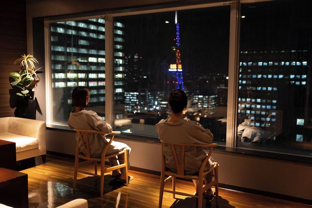 大浴場と夜景を眺めながら休めるラウンジあり♪4001447