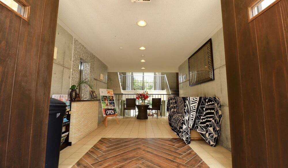 エントランス① / 3